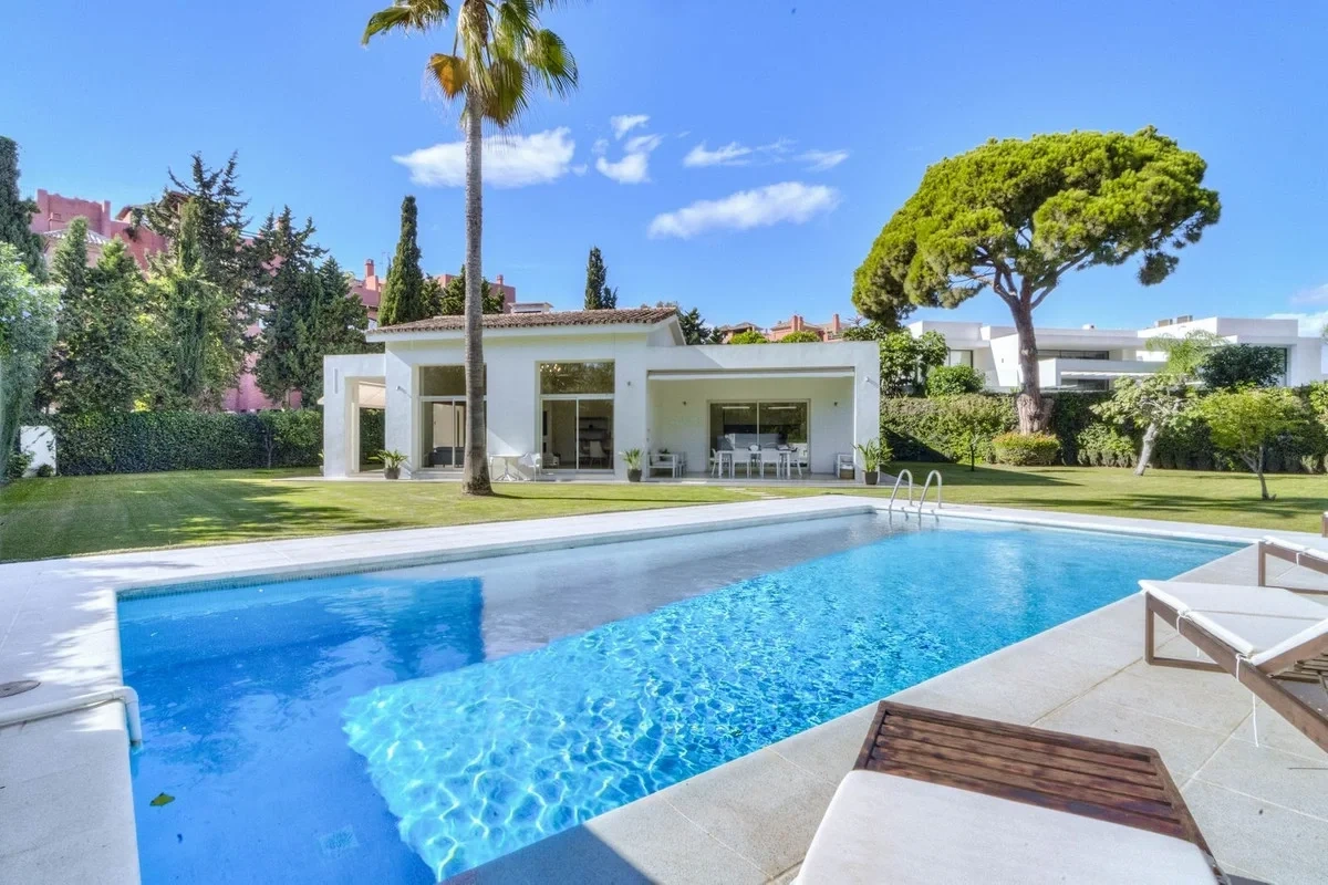 1 - venta casa a pie de playa san pedro de alcántara andalucía españa