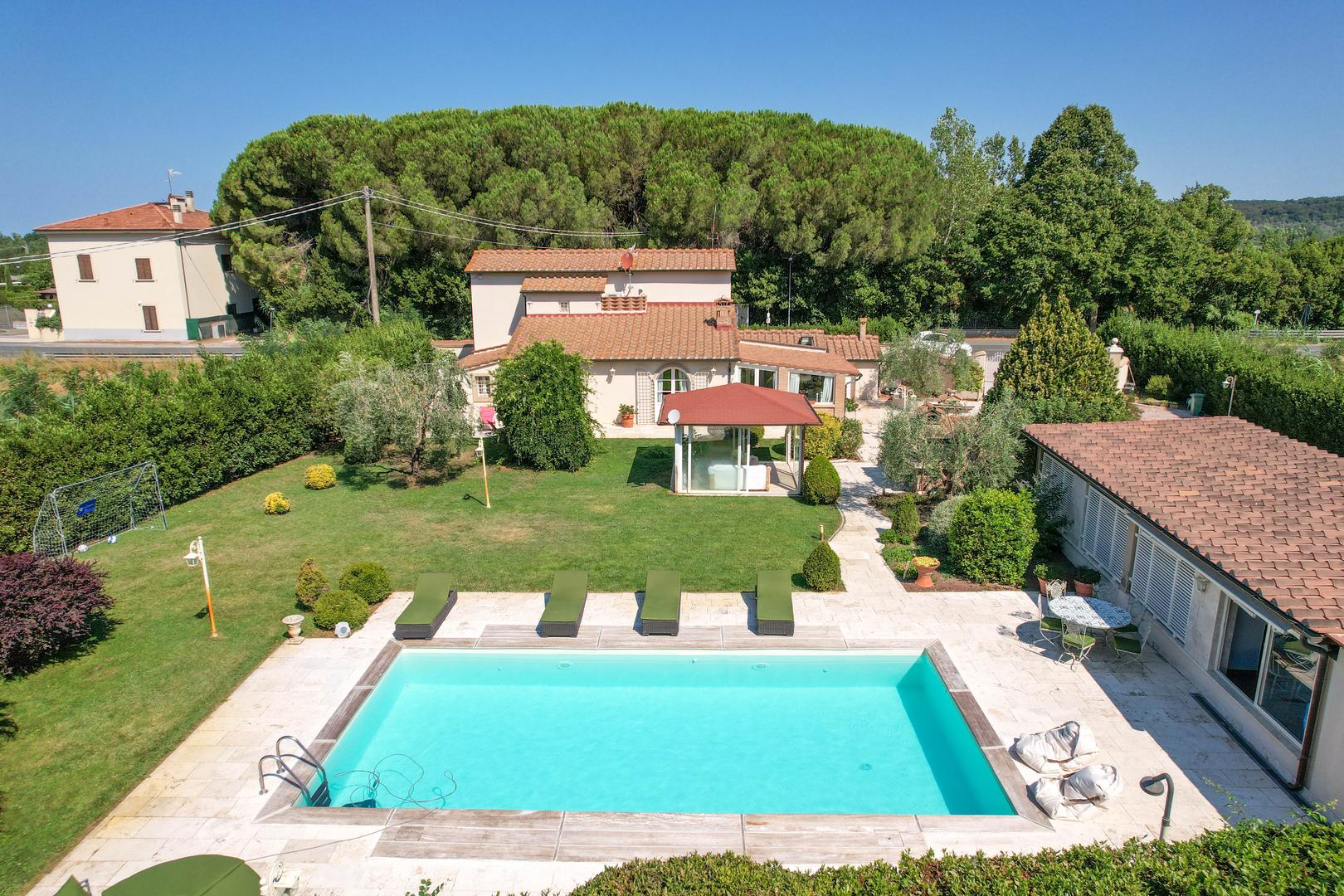 2 - venta casa cecina marina toscana italia
