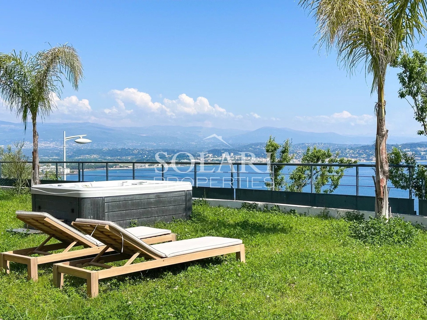 1 - sea view apartment for vacation rentals in théoule-sur-mer alpes-maritimes france