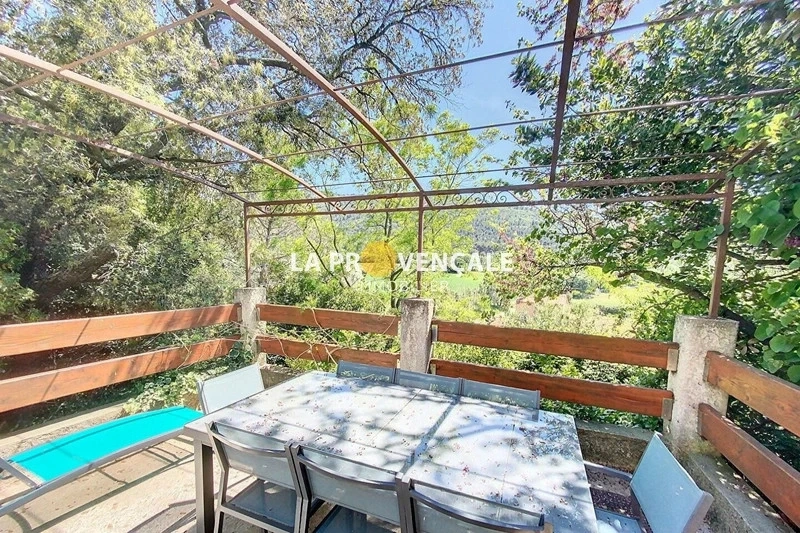 Casa con terraza