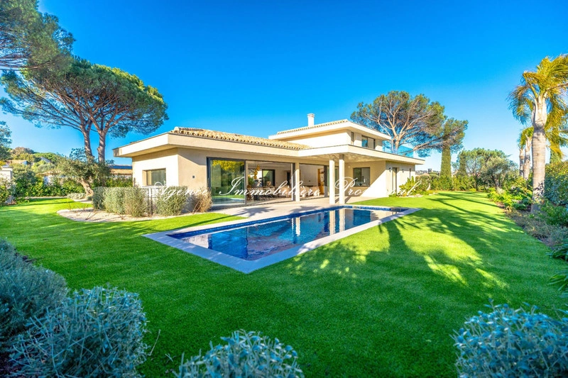 3 bedroom house with swimming pool