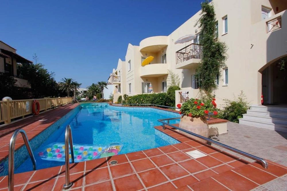 2 - venta comercio platanias creta grecia