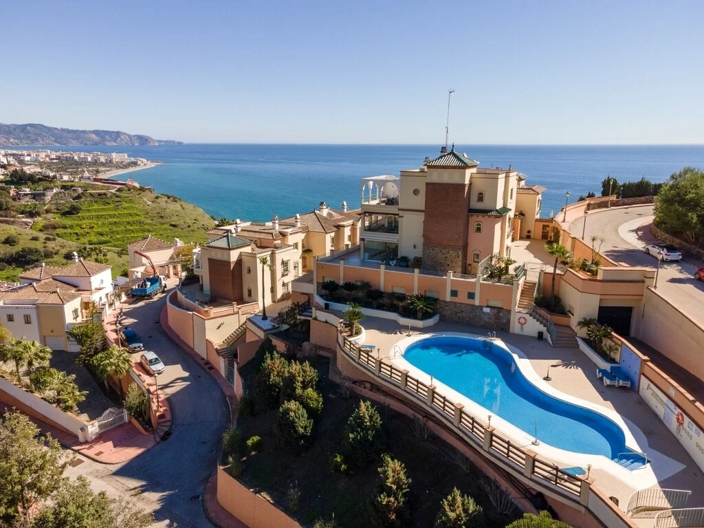 Apartamento con piscina