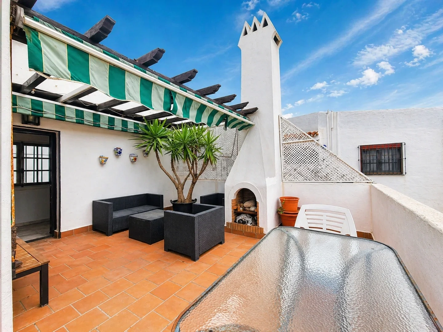 1 - verkoop huis strand to voet manilva andalusië spanje