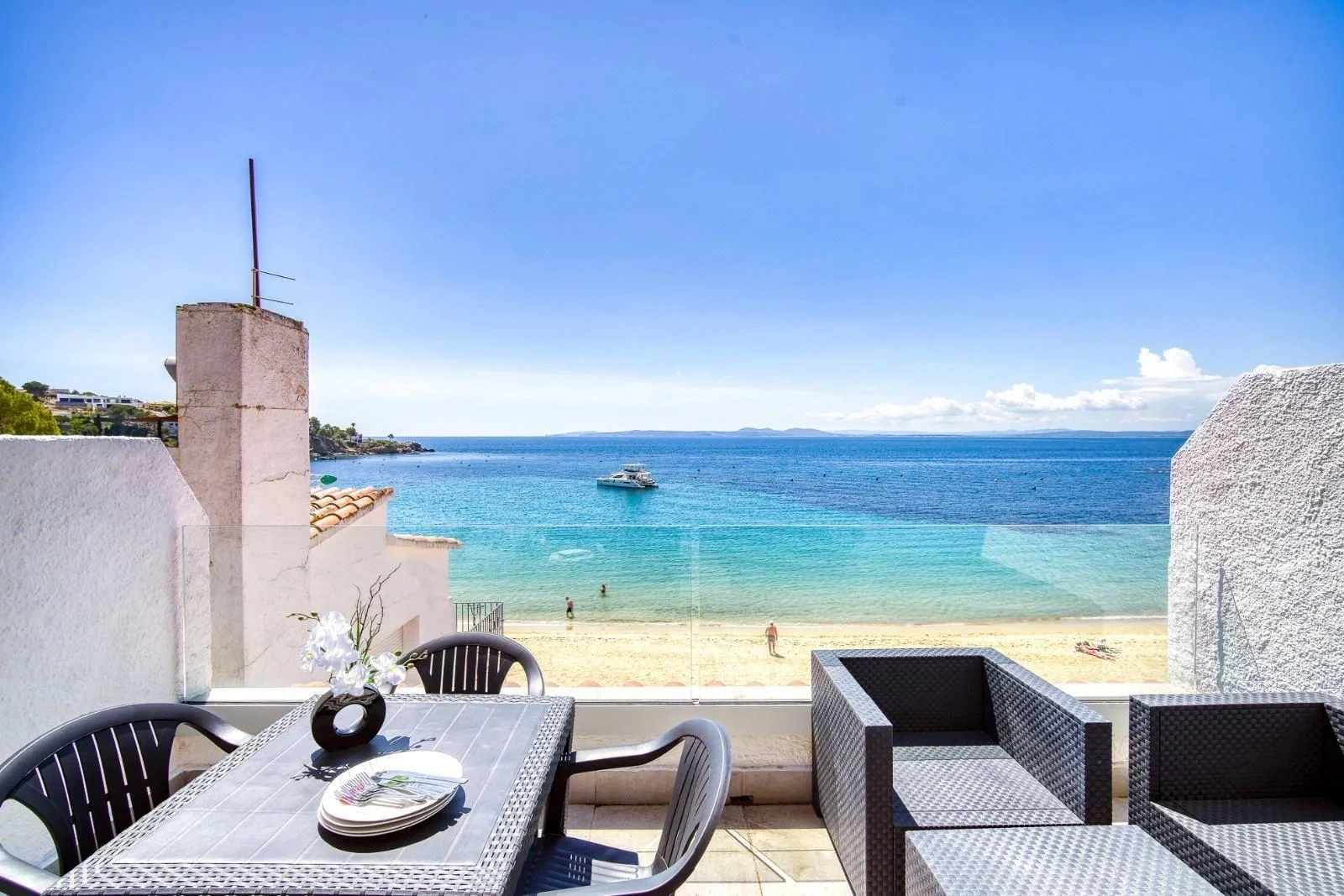 1 - vente appartement pieds dans l'eau roses catalogne espagne