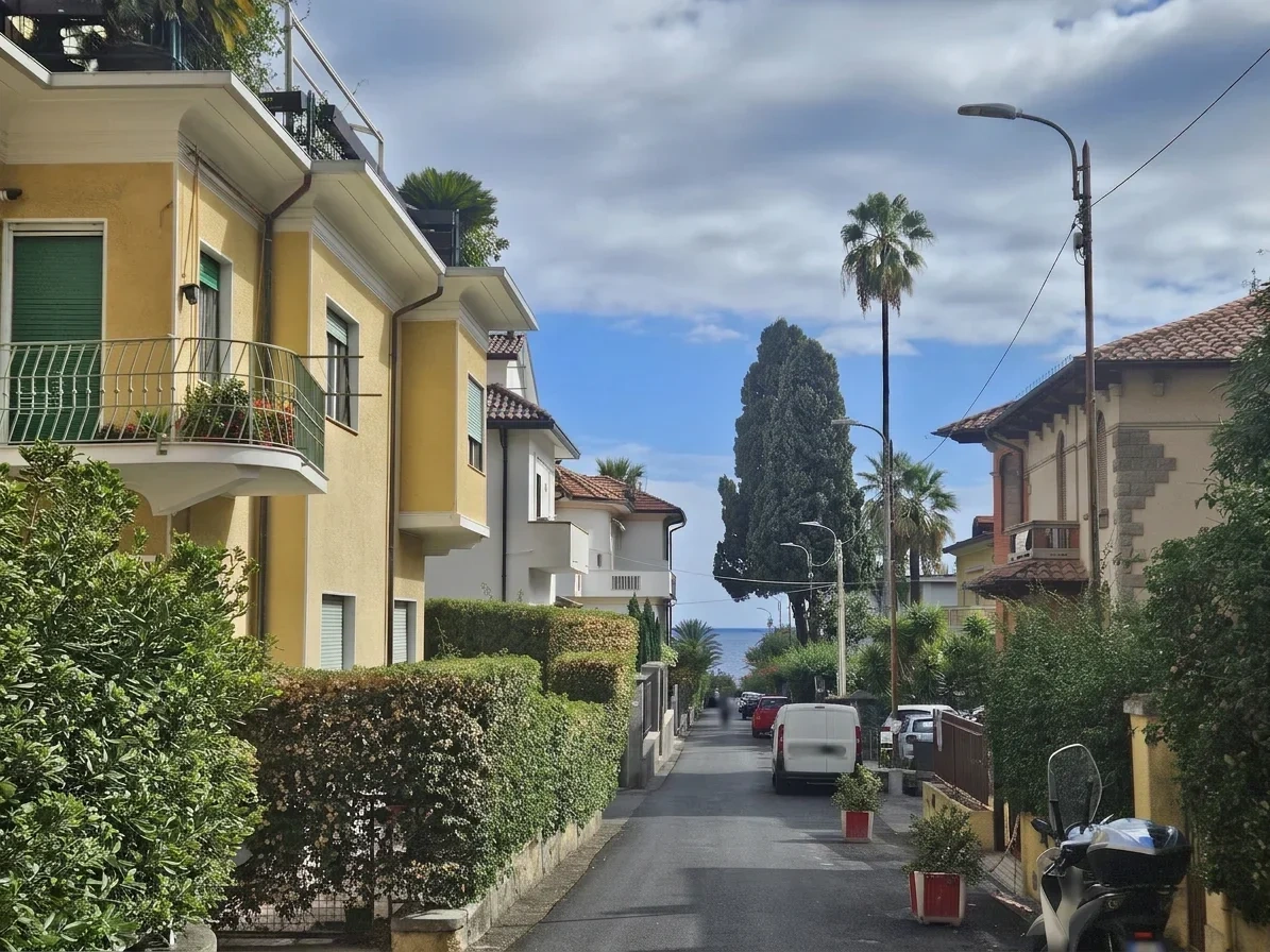 1 - venda apartamento a praia ao pé sanremo liguria itália