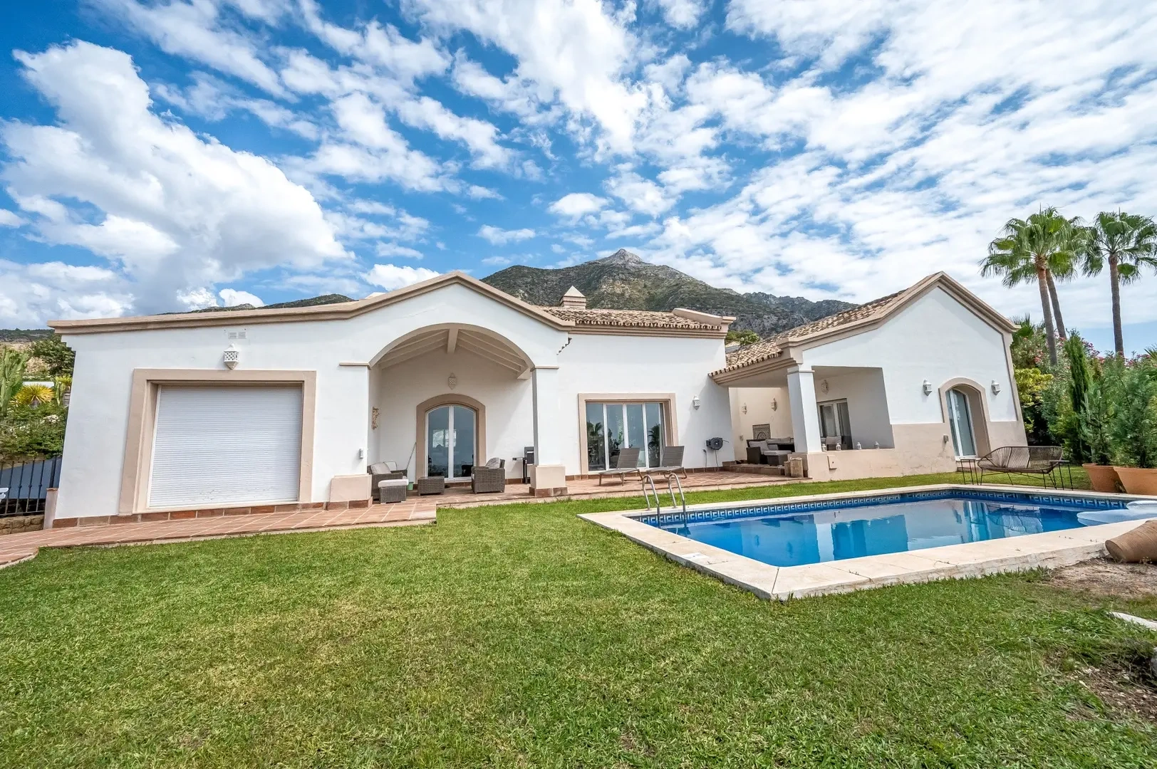 1 - venta casa vista al mar istan andalucía españa
