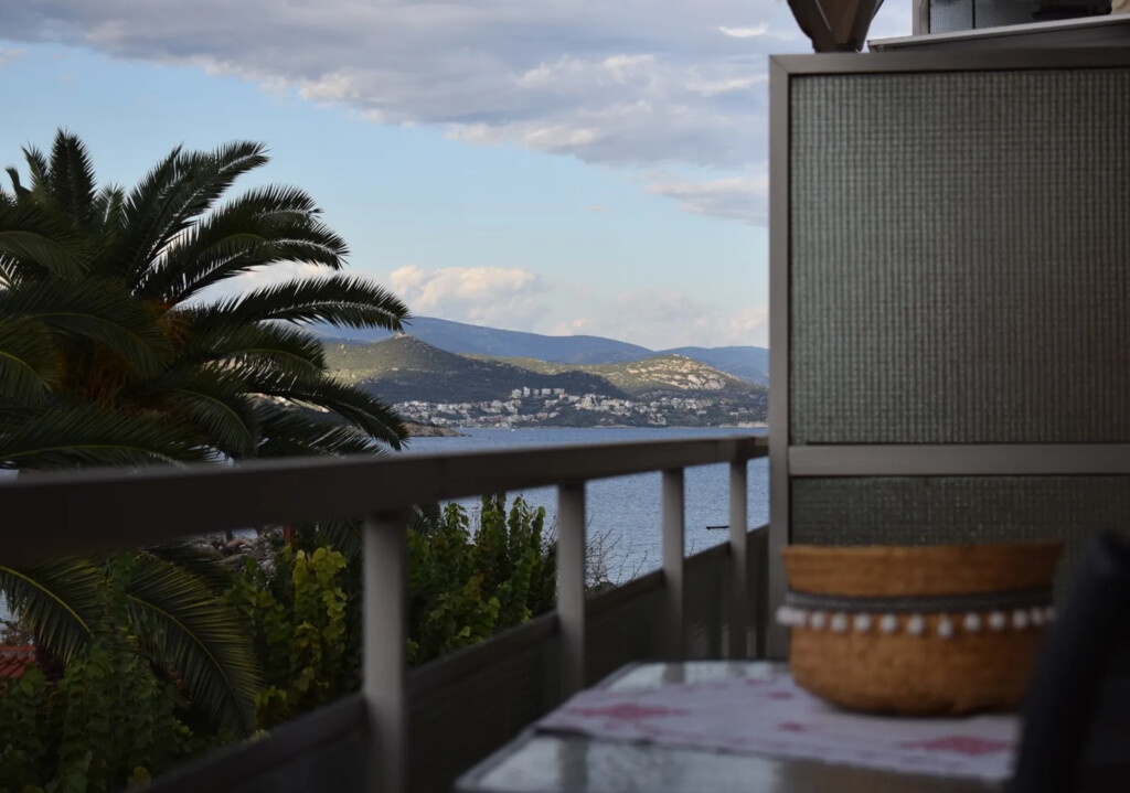 1 - waterfront apartment for sale in néa irakleítsa east macedonia and thrace greece