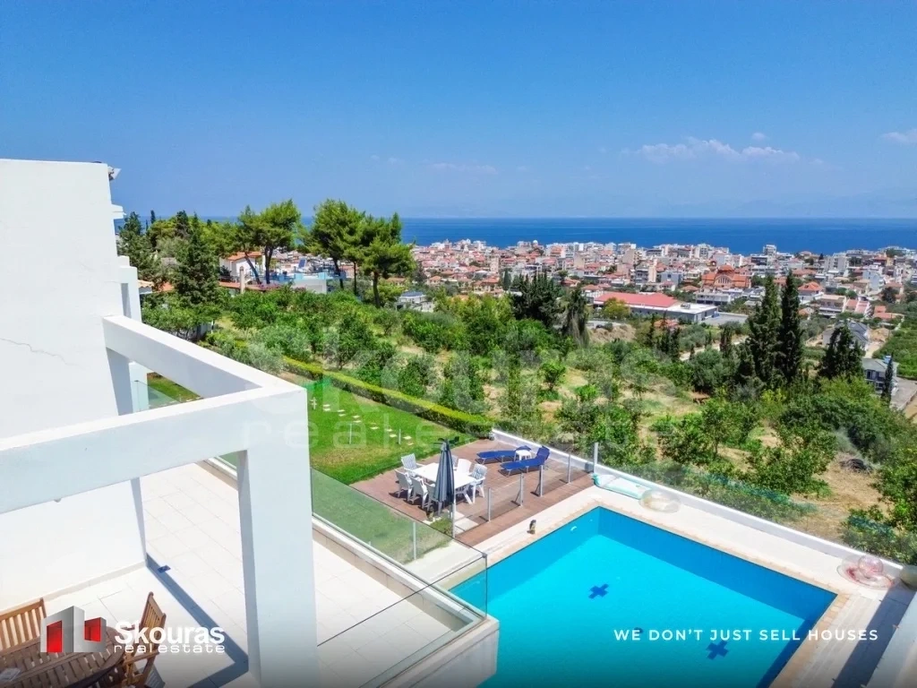 Casa vista mare con piscina