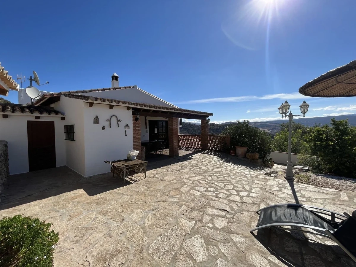Terreno de 966 000 m²