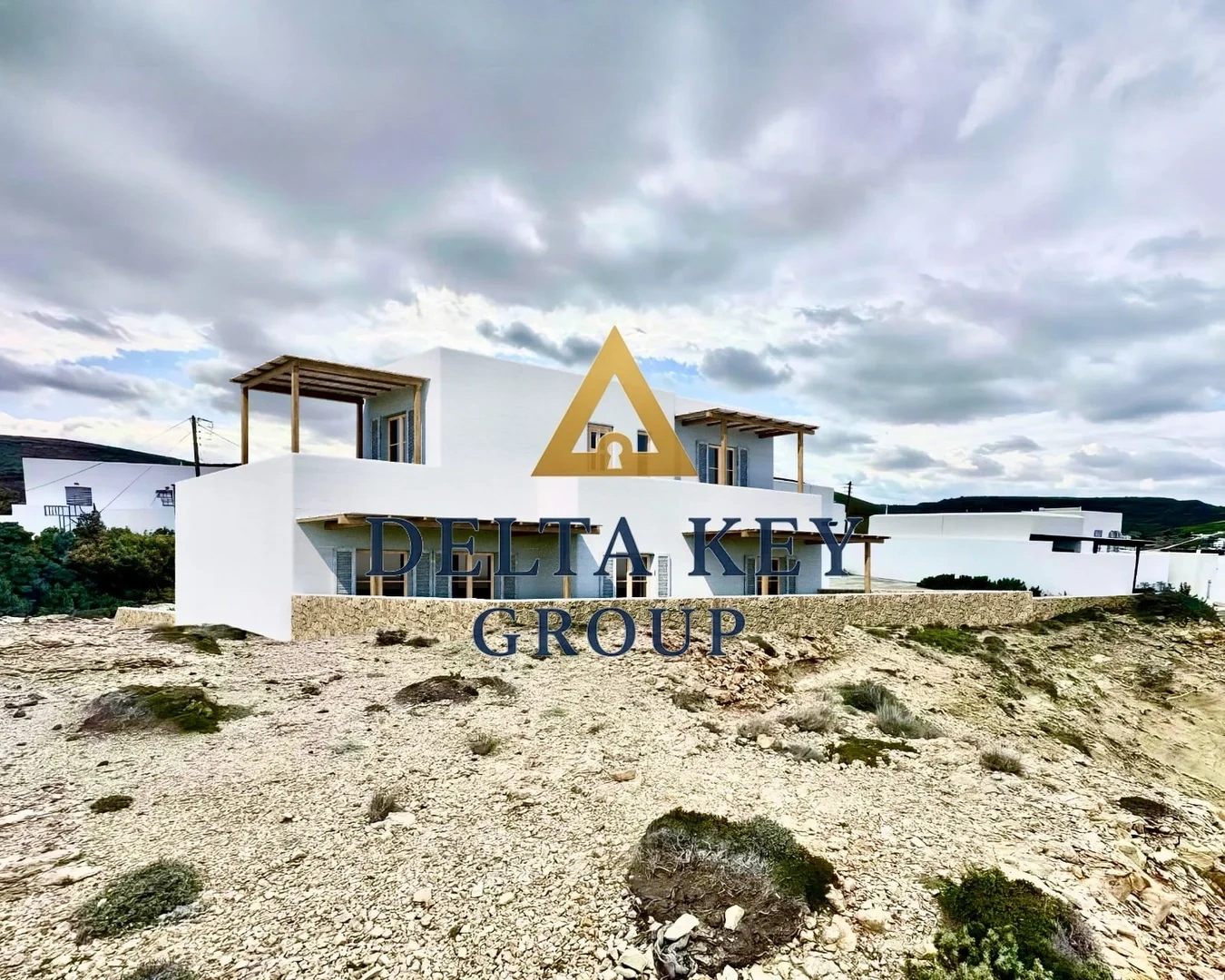 2 - vente terrain pieds dans l'eau milos - cyclades egée méridionale grèce