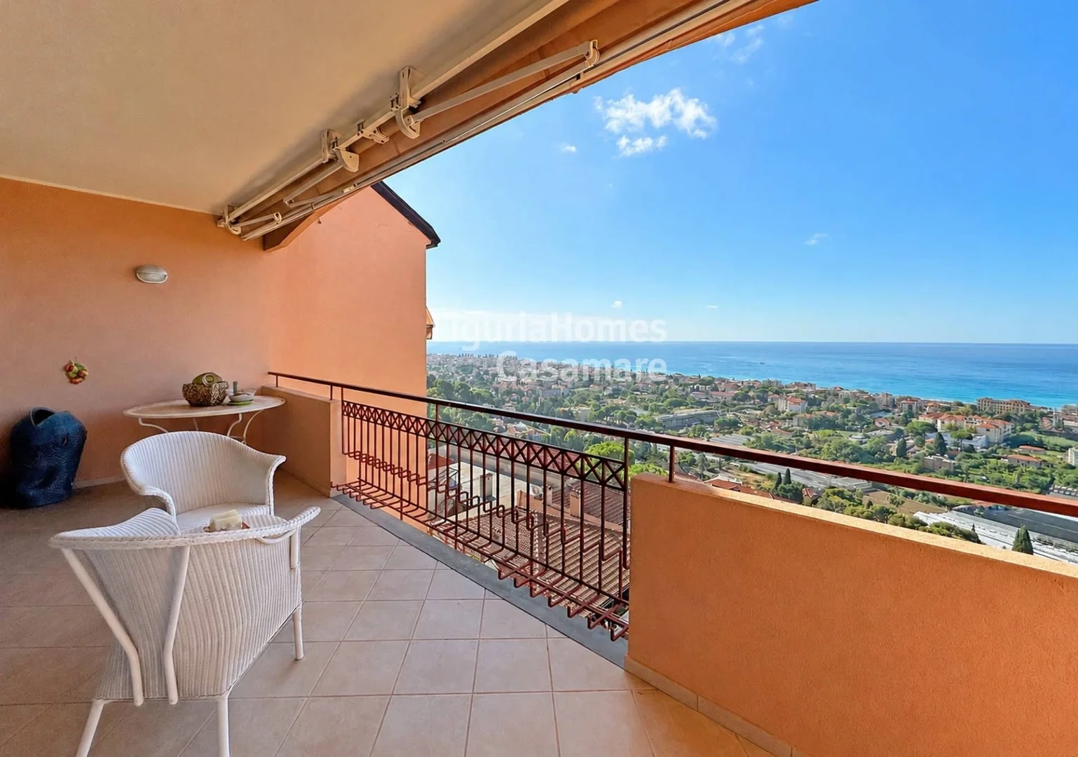 1 - verkoop appartement uitzicht op zee vallecrosia liguria italië