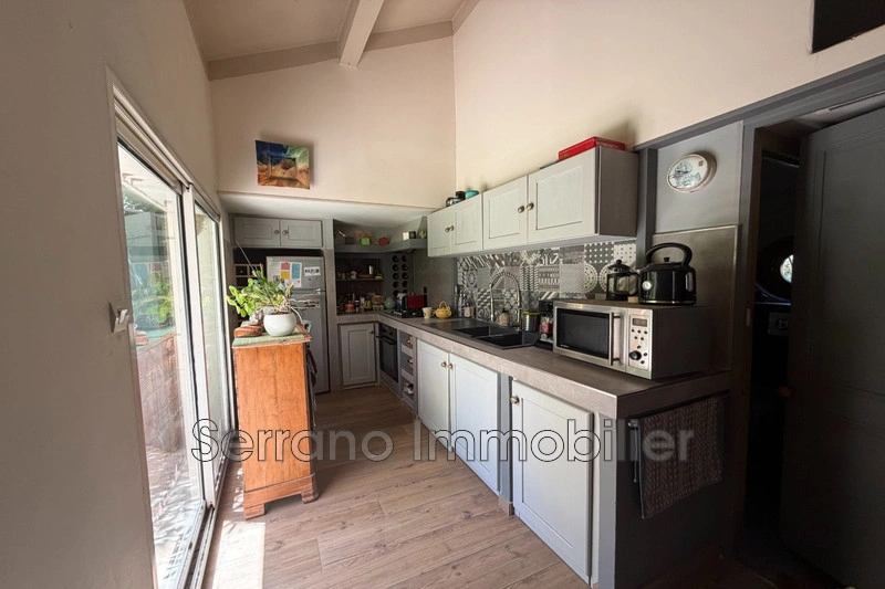 2 - house for sale in eyragues bouches-du-rhône france