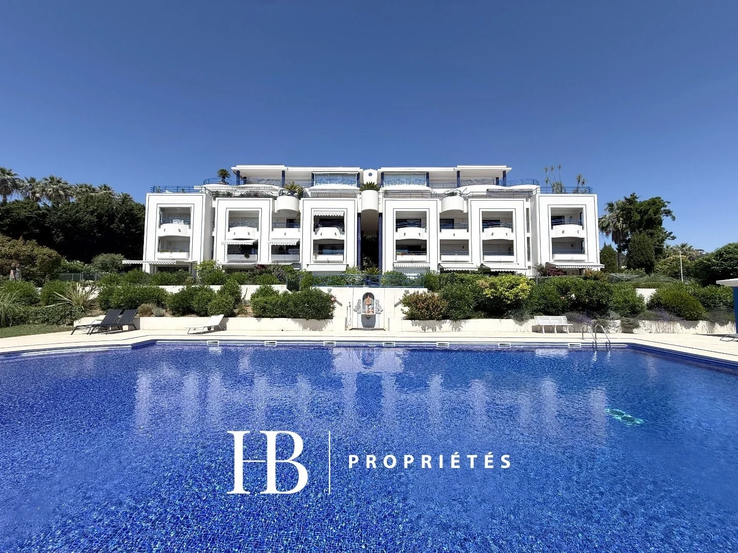 2 - vente appartement pieds dans l'eau golfe juan alpes-maritimes france