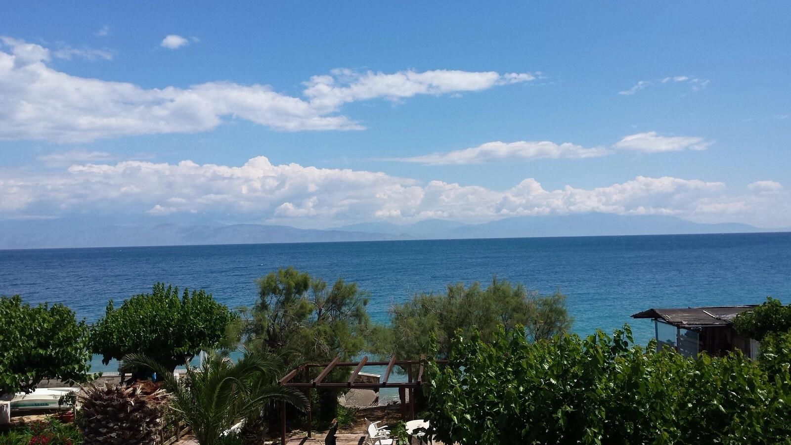 2 - venda casa frente ao mar xylokastro-evrostini peloponeso grécia