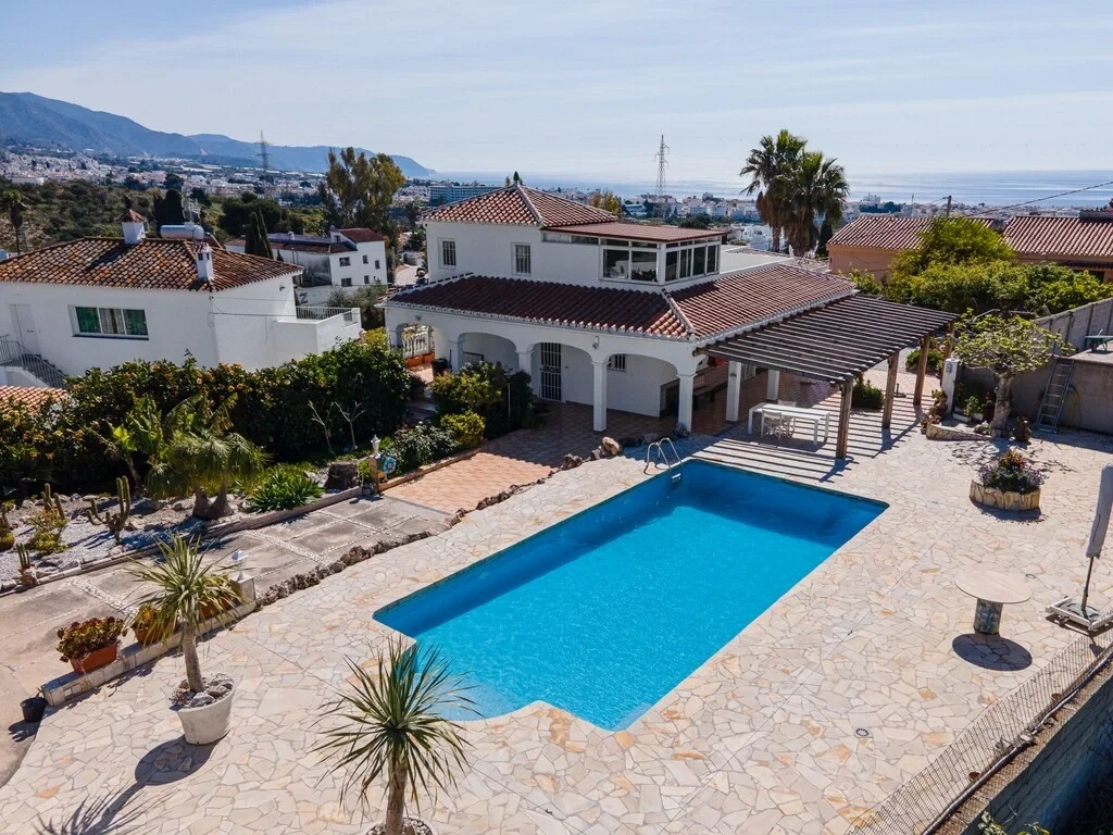 2 - venta casa nerja andalucía españa