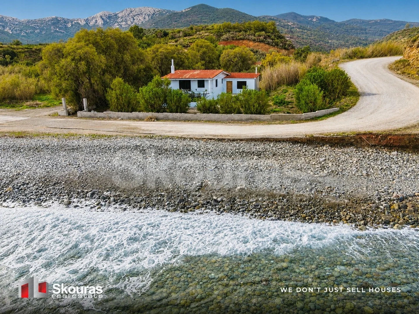 1 - vente maison pieds dans l'eau monemvasía péloponnèse grèce
