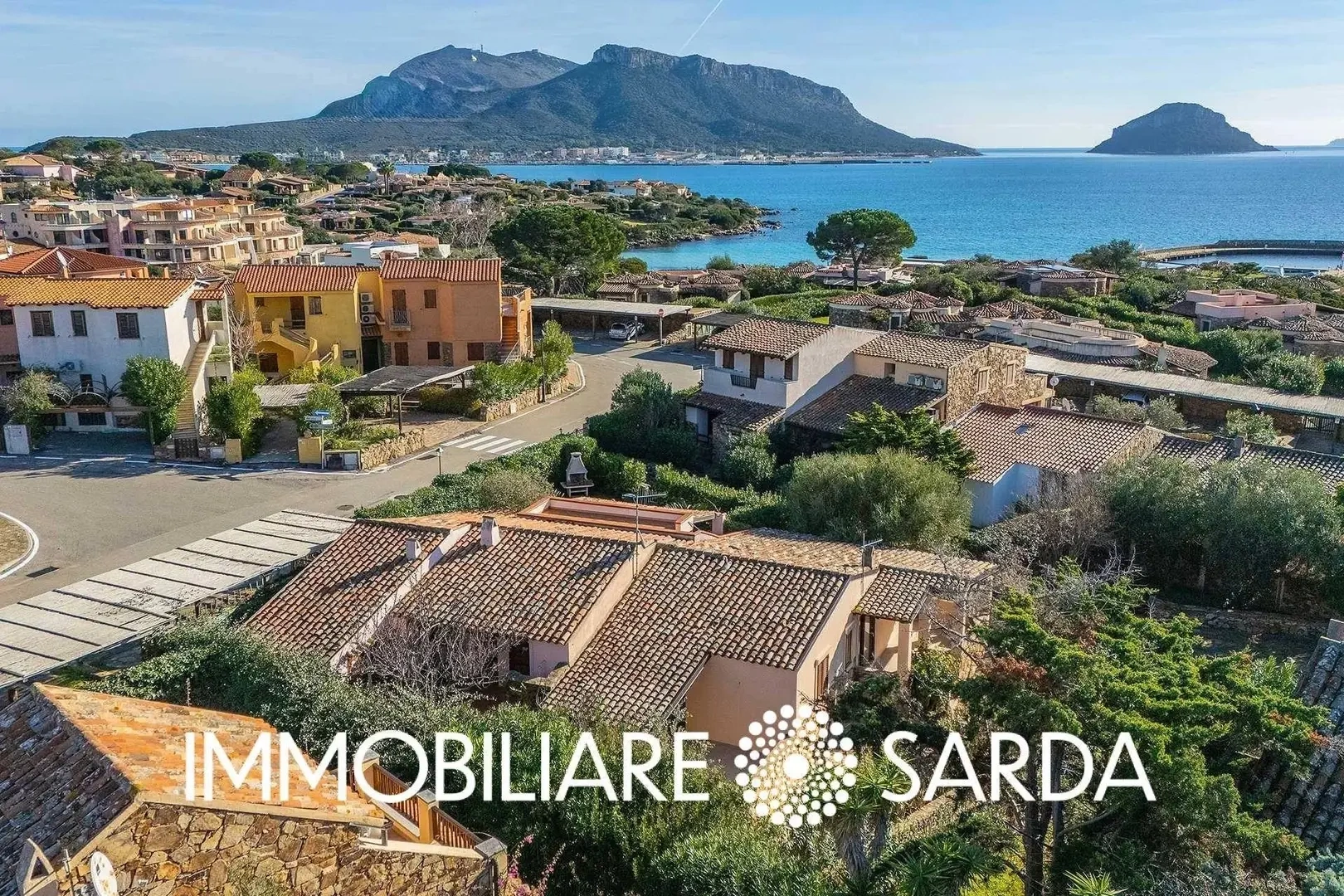 2 - venta casa a pie de playa golfo aranci cerdeña italia
