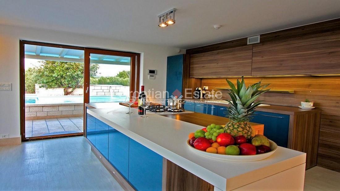2 - venda casa vista de mar brač split-dalmácia croácia