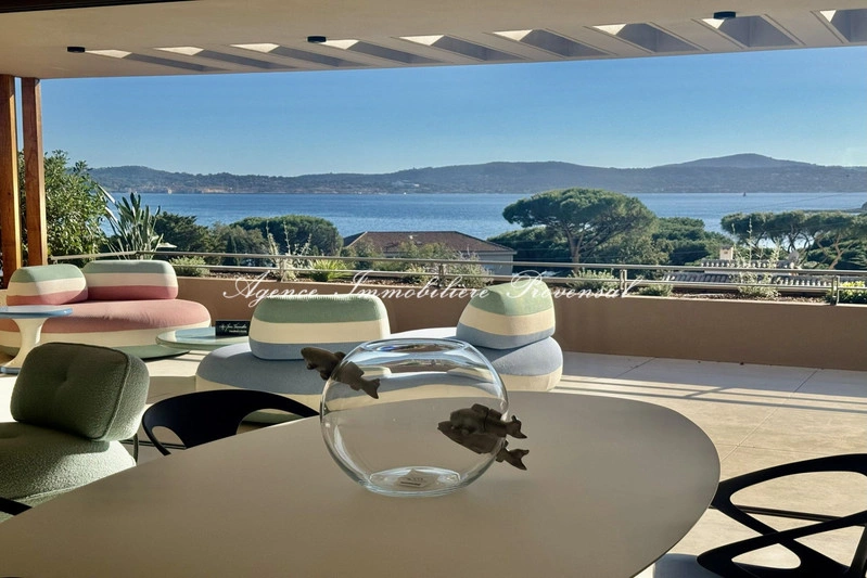 Apartamento vista al mar con terraza