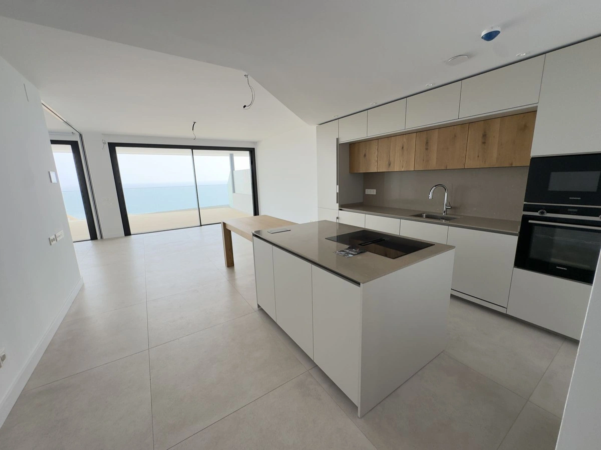 1 - venta apartamento vista al mar el higueron andalucía españa