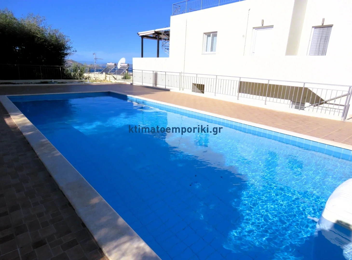 2 bedroom sea view apartment with swimming pool