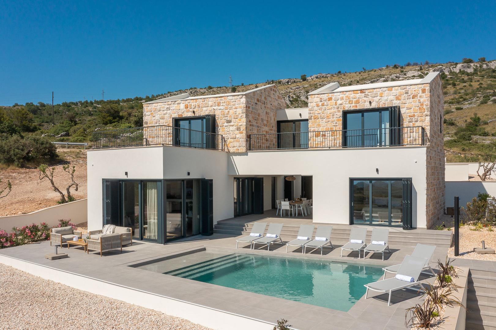 2 - venta casa vista al mar rogoznica šibenik-knin croacia