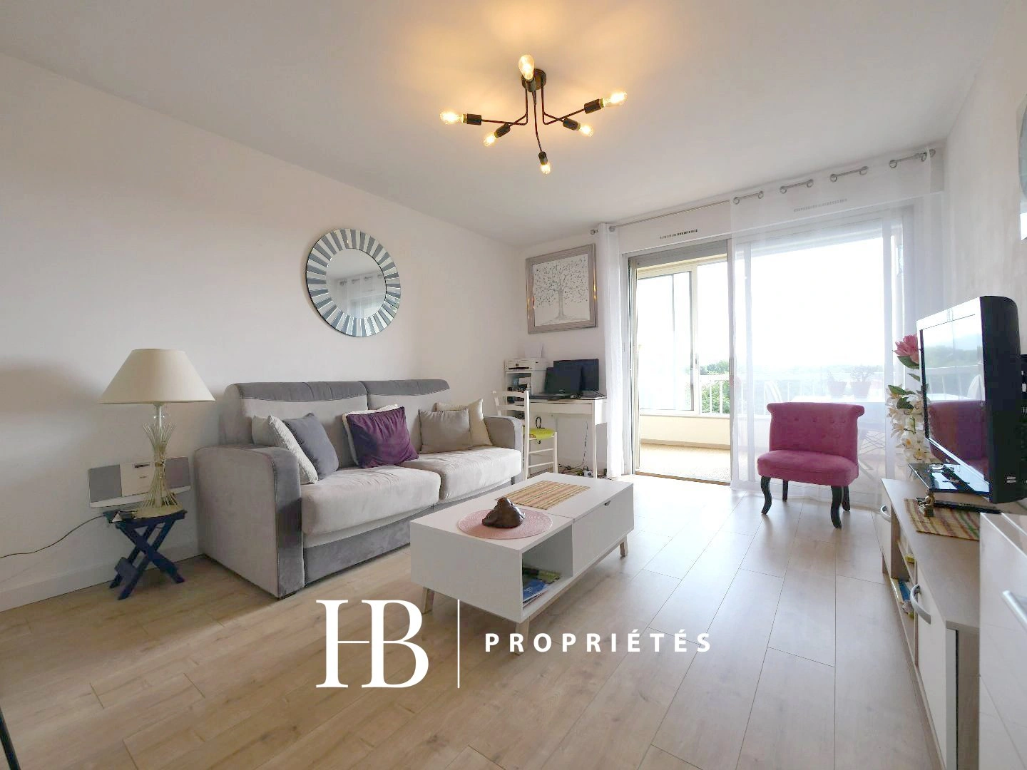 2 - beach walk apartment for sale in six fours les plages var france
