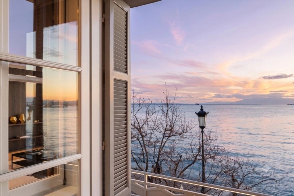 1 - vente appartement pieds dans l'eau thessaloníki macédoine centrale grèce