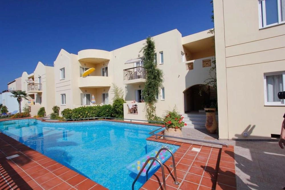 1 - venta comercio platanias creta grecia