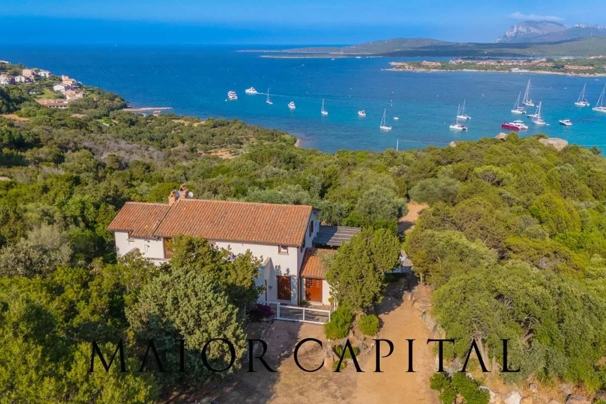 Casa vista de mar com piscina