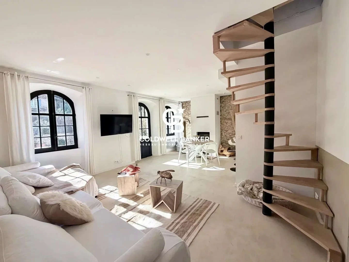 1 - venta casa gassin var francia