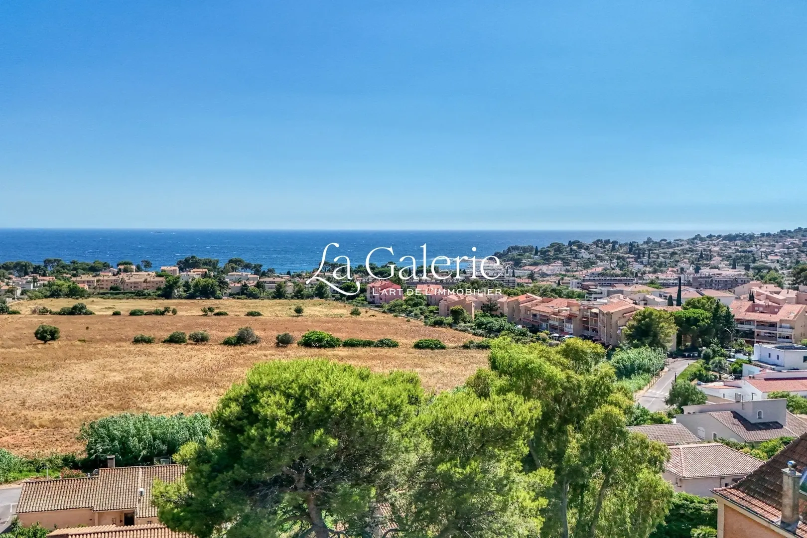 1 - venta casa vista al mar carqueiranne var francia
