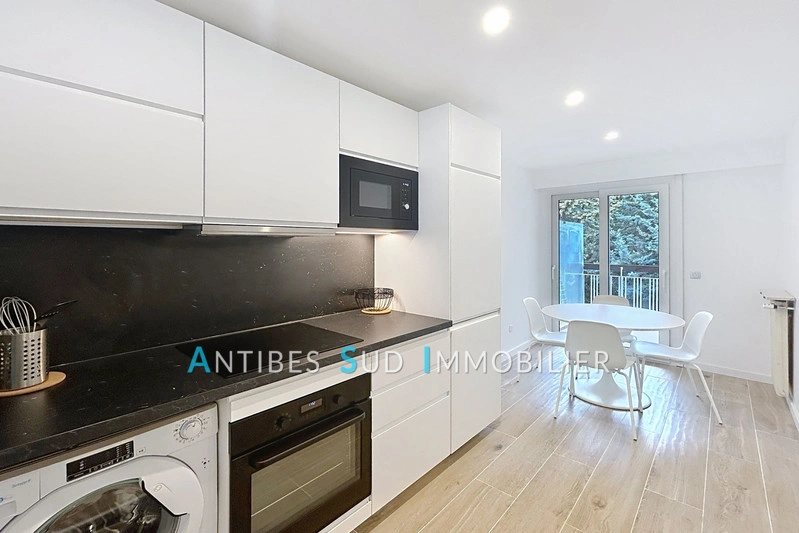 2 - sea view apartment for sale in golfe juan alpes-maritimes france