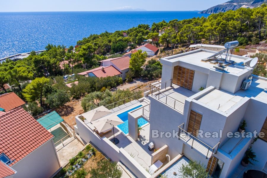 Casa vista al mar con piscina