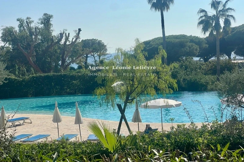 2 - sea view apartment for sale in les issambres var france