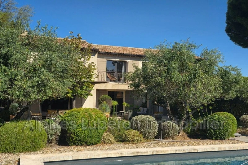1 - estate for sale in eygalières bouches-du-rhône france