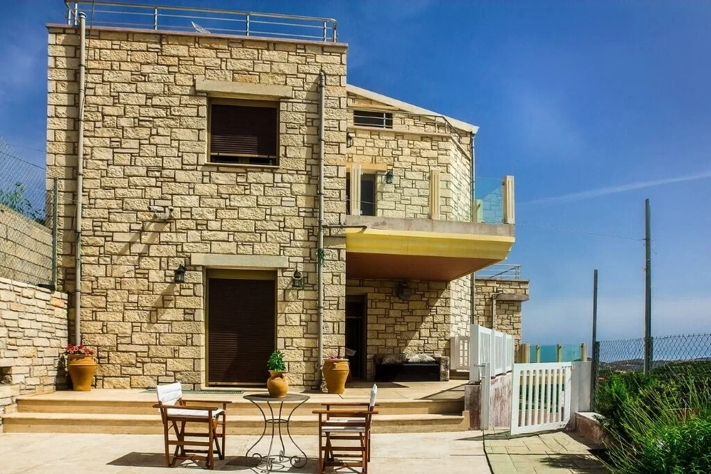 2 - verkoop huis uitzicht op zee archanes crete griekenland