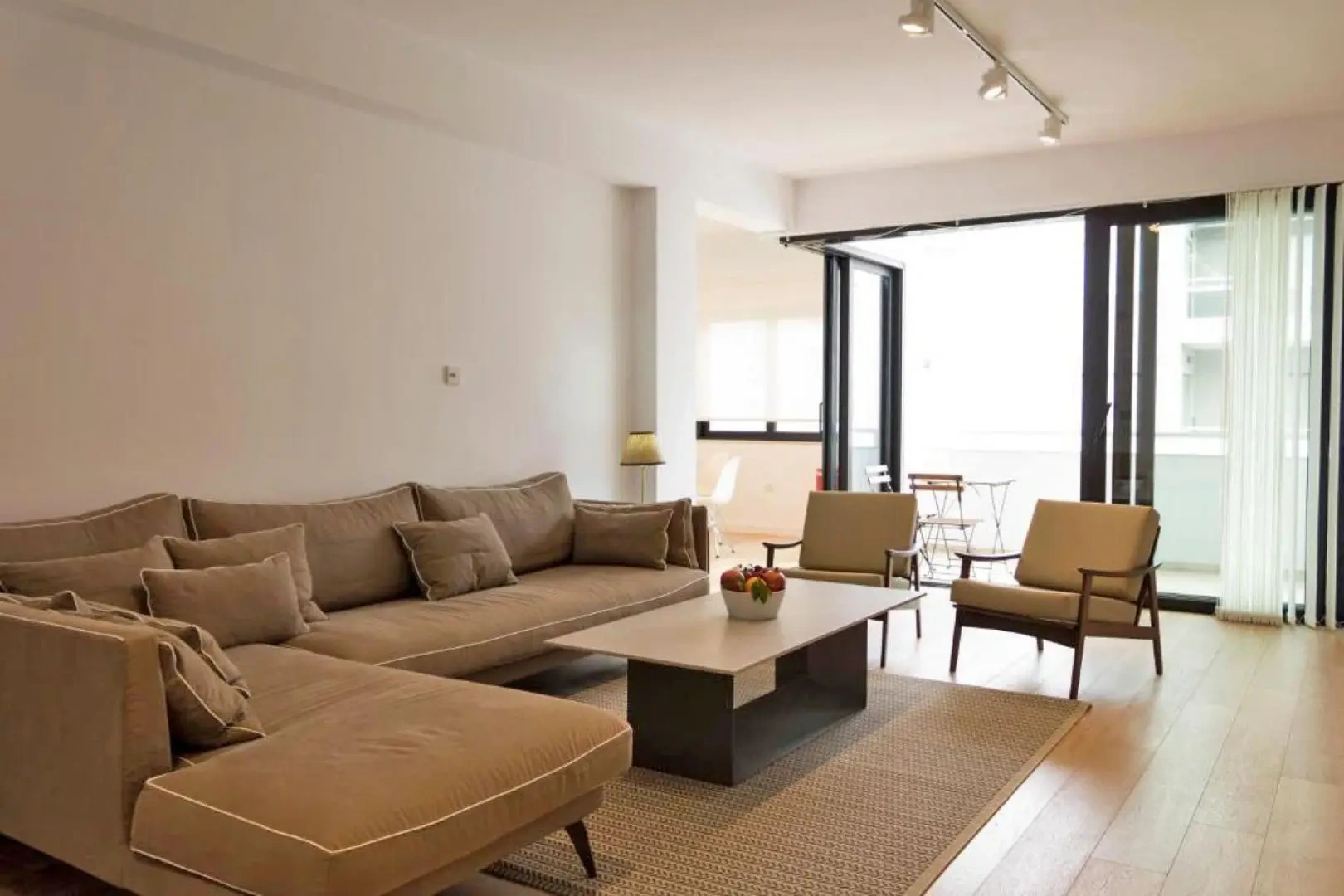 2 - venta apartamento frente al mar yermasoyia limassol chipre