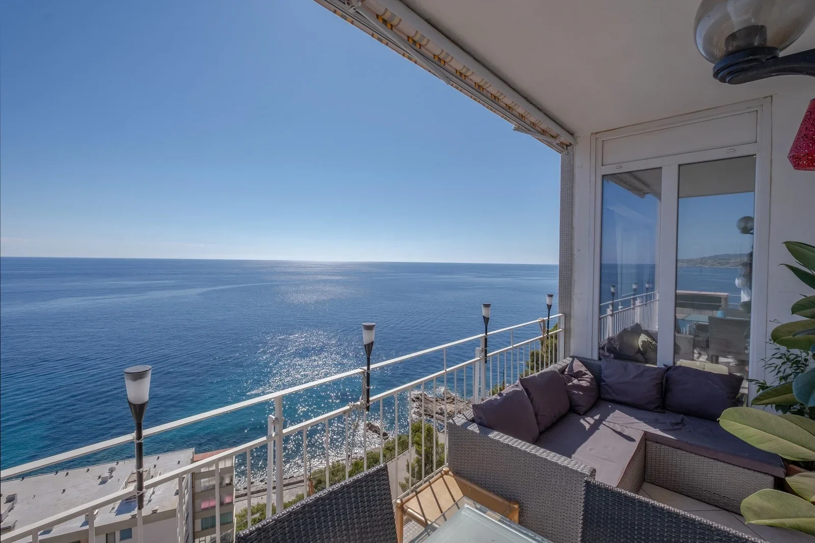 2 - venda apartamento frente ao mar sanremo liguria itália