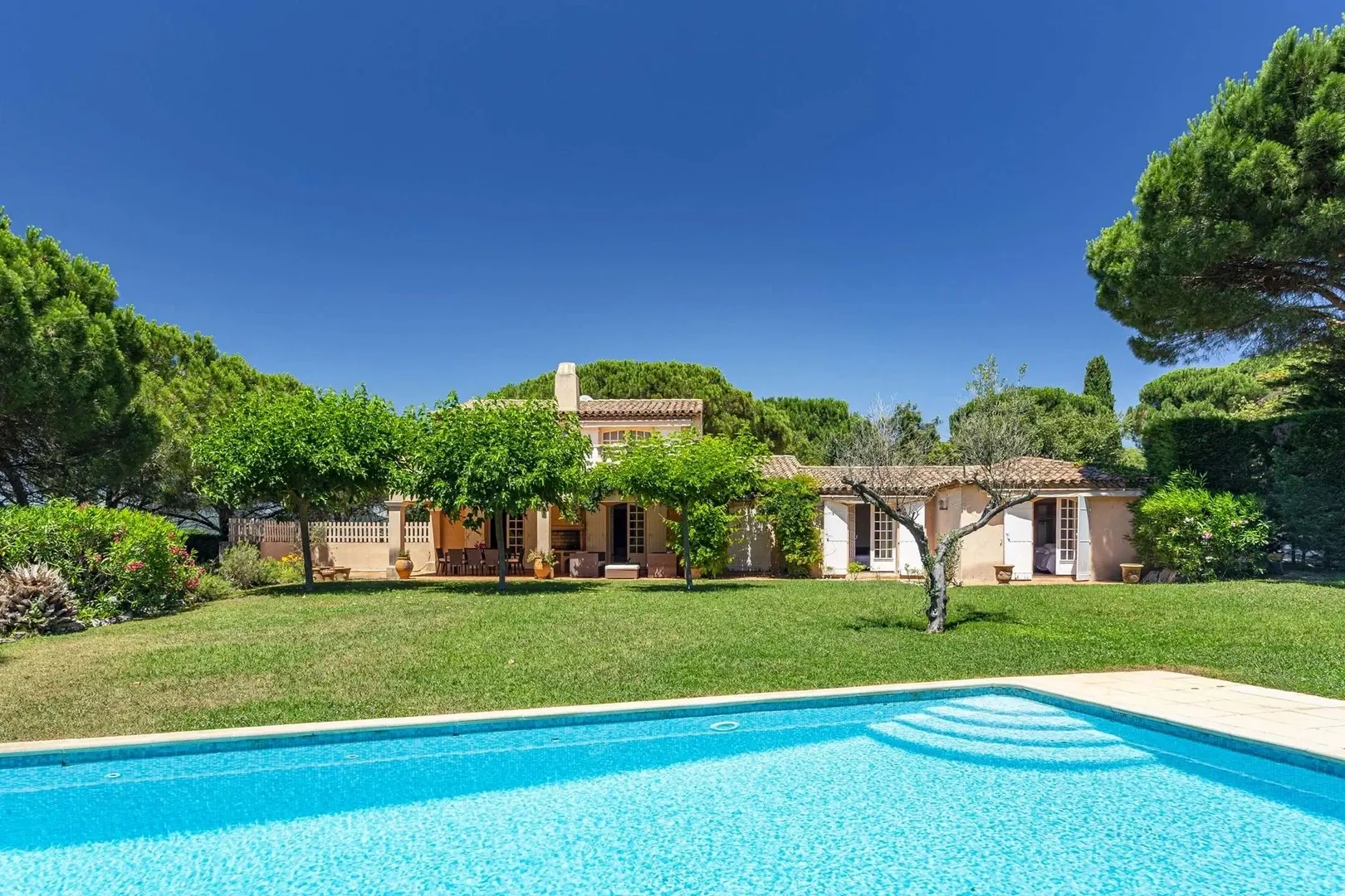 1 - location vacances villa gassin var france