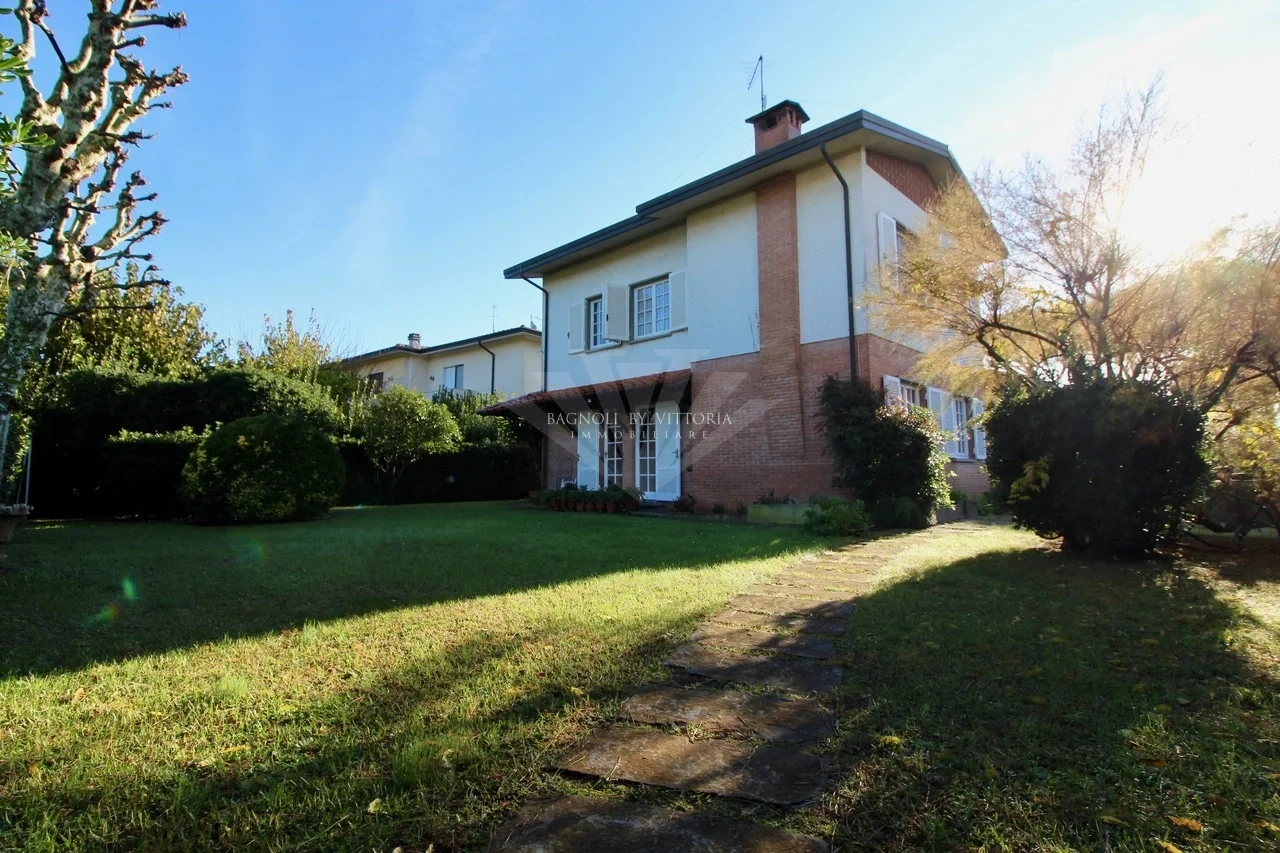 1 - venta casa a pie de playa pietrasanta toscana italia