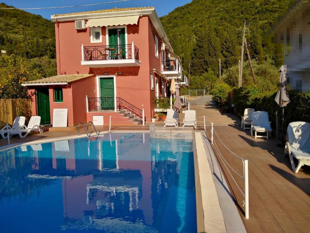 2 - vente commerce pieds dans l'eau geni îles ioniennes grèce