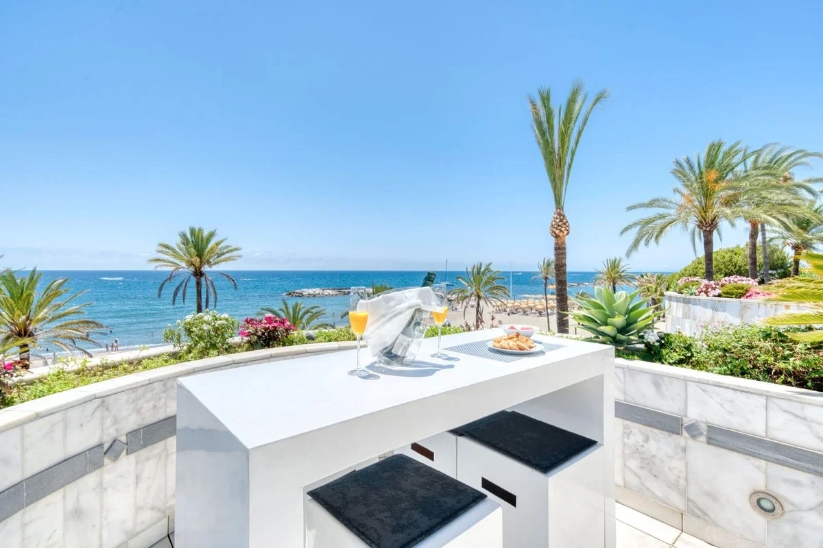 1 - verkauf wohnung direkt am wasser marbella - costa del sol andalusien spanien