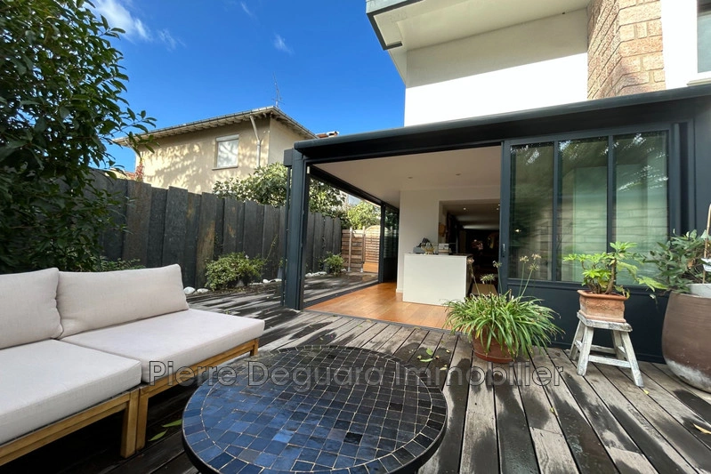 Haus mit Terrasse