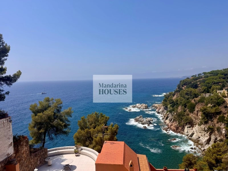 2 - verkoop huis uitzicht op zee canyelles catalonia spanje