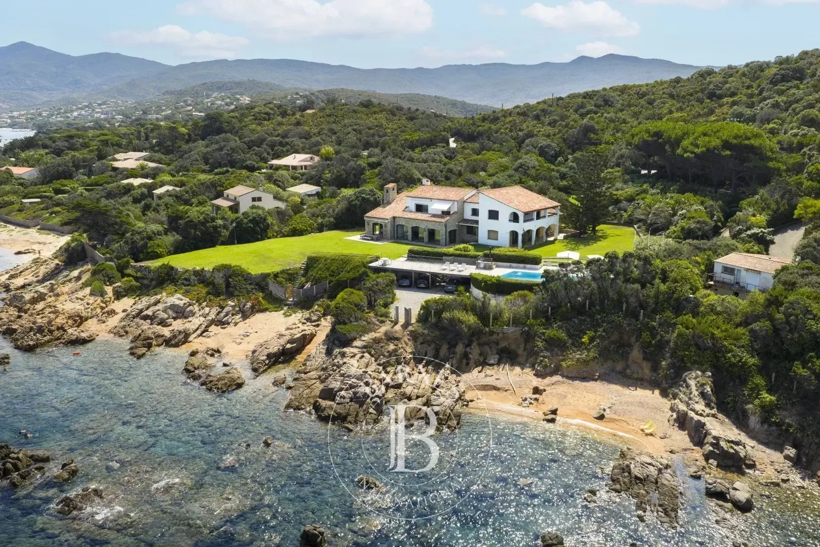 1 - venta propiedad frente al mar porticcio córcega del sur francia