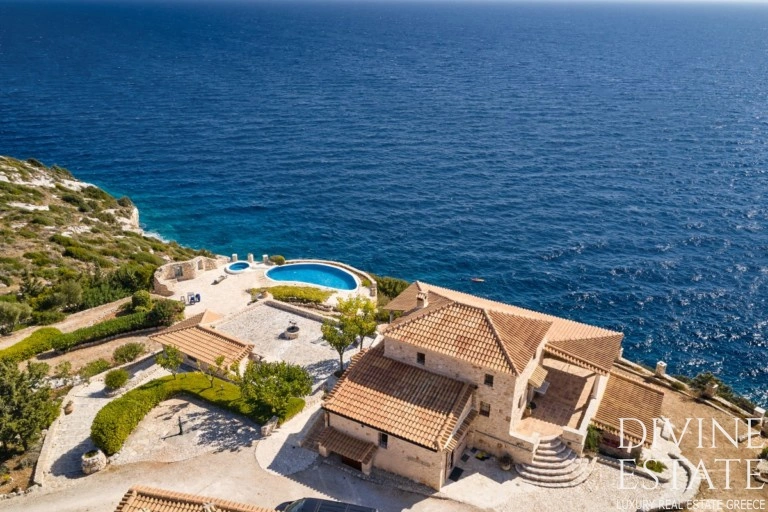 2 - vendita villa fronte mare agios nikolaos isole ioniche grecia