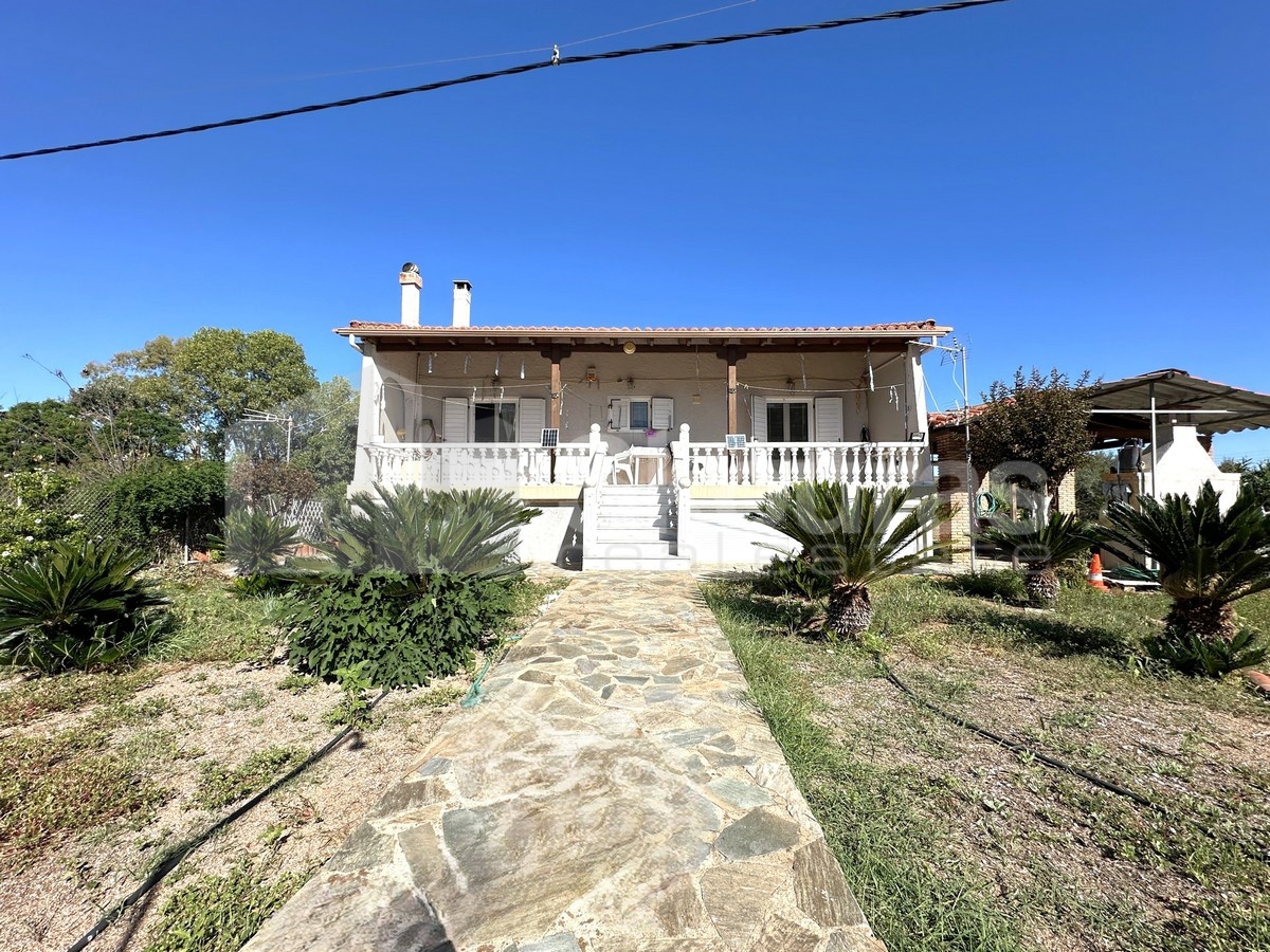 1 - waterfront house for sale in messíni peloponnese greece