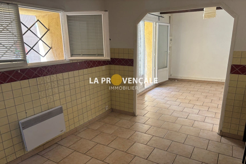 2 - vendita casa gréasque bocche del rodano francia